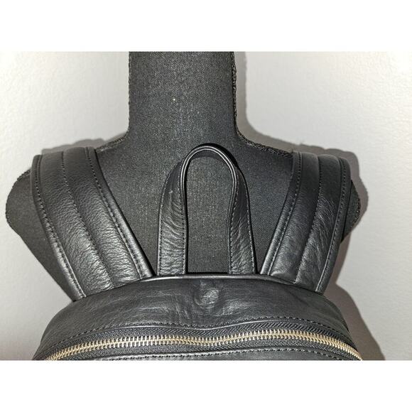 BOLANGARO TREVOR Leather Zipper Backpack Work Travel Black EUC 15x11x5 - Picture 5 of 14